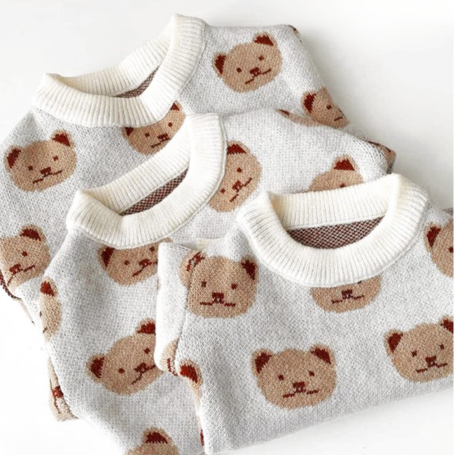 śmietankowy sweterek w misie dla psa.jpg