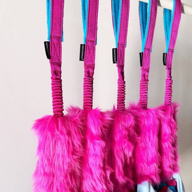 Krótki szarpak z frędzlami i futerkiem