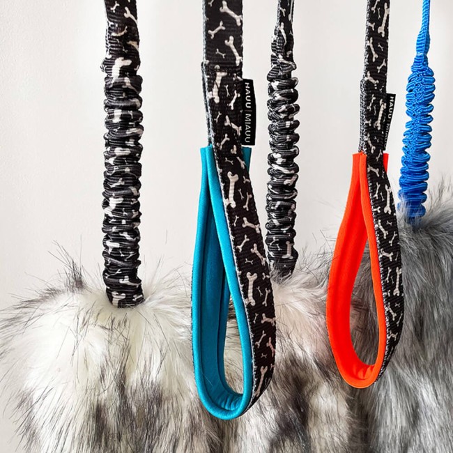 Szarpak dla psa Black Bones czarny w kości